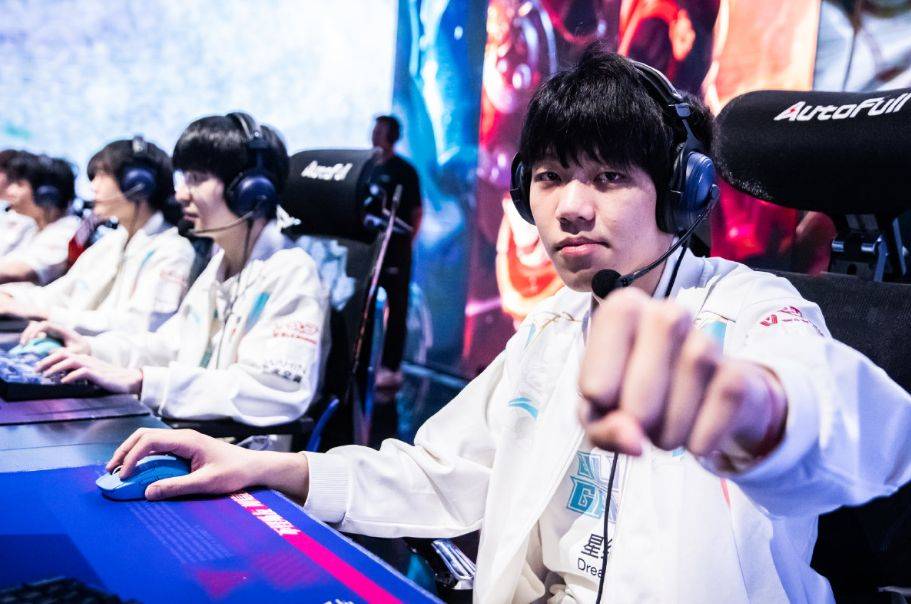 全世界最受欢迎的LOL战队?T1遥遥领先