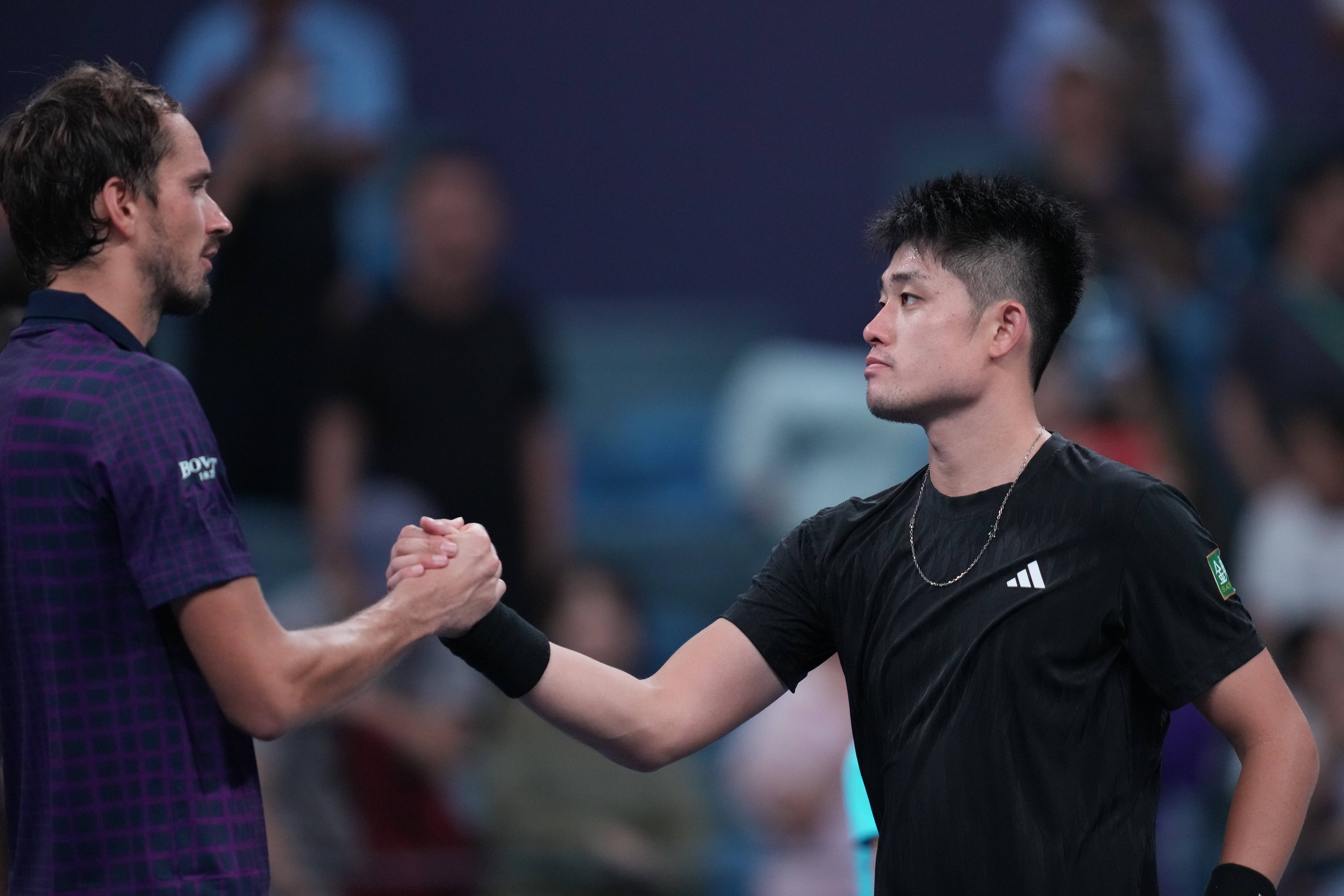 (体育)网球——杭州公开赛:吴易昺晋级四强