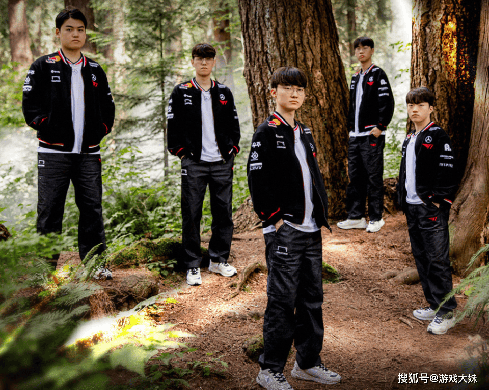 LOL更新战队实力排行榜,BLG下滑到第5名,LCK包揽前二