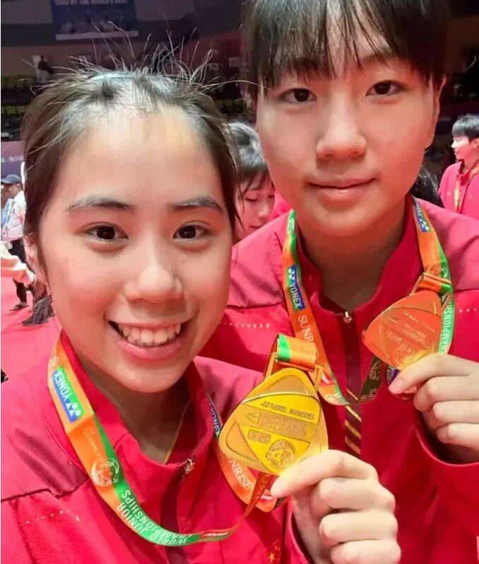 2025年世界青年羽毛球锦标赛 南阳姑娘魏玥玥为国争光！