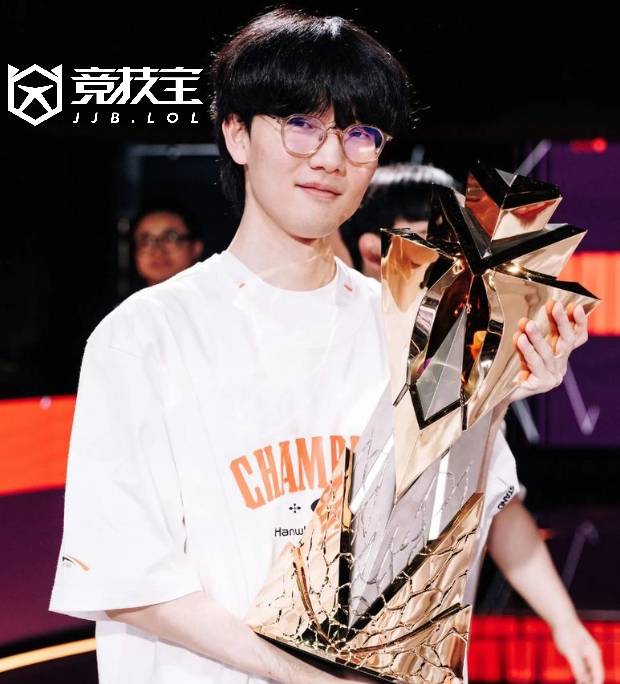 LOL:LPL冬季转会期临近竞拍,JDG重金布局意图再造银河战舰