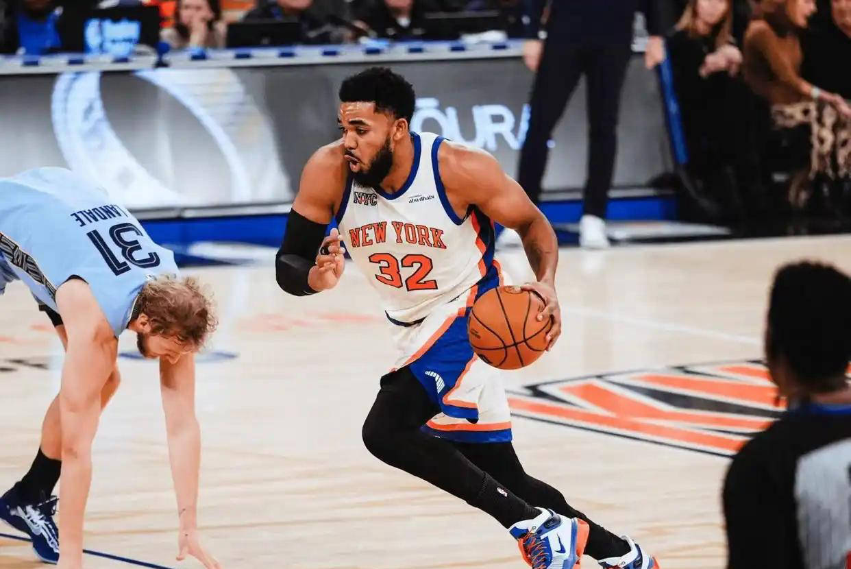 尼克斯5連(lián)胜，三场比赛130+！东部(bù)夺冠热门